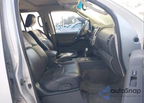 2011 Nissan Frontier Pro-4X z USA, uszkodzony, nr VIN 1N6AD0EV7BC424321